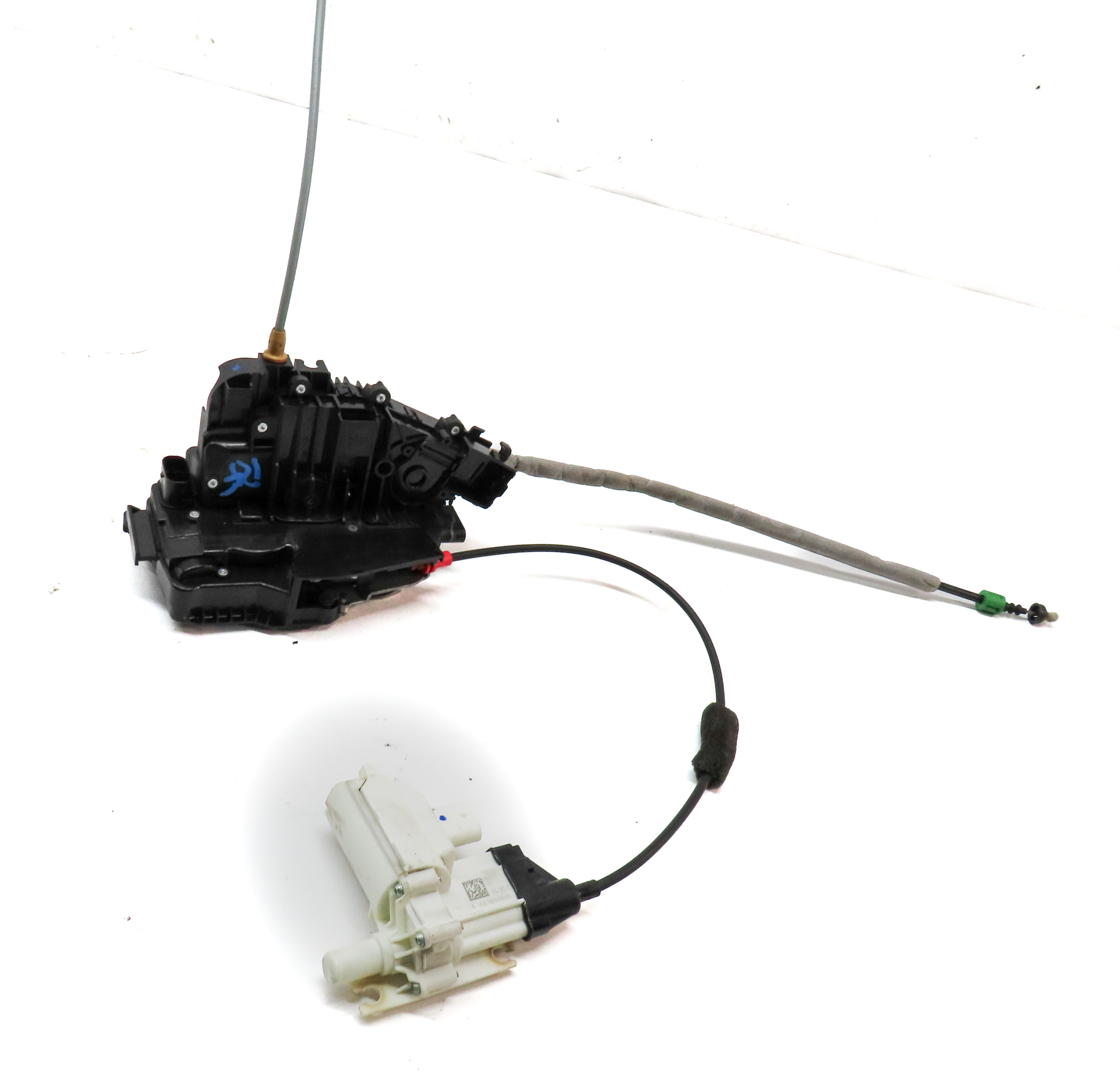 13-20 MERCEDES GL GLE GLS S FRONT RIGHT PASSENGER DOOR LATCH w/ SOFT CLOSE MOTOR — exact item pictured